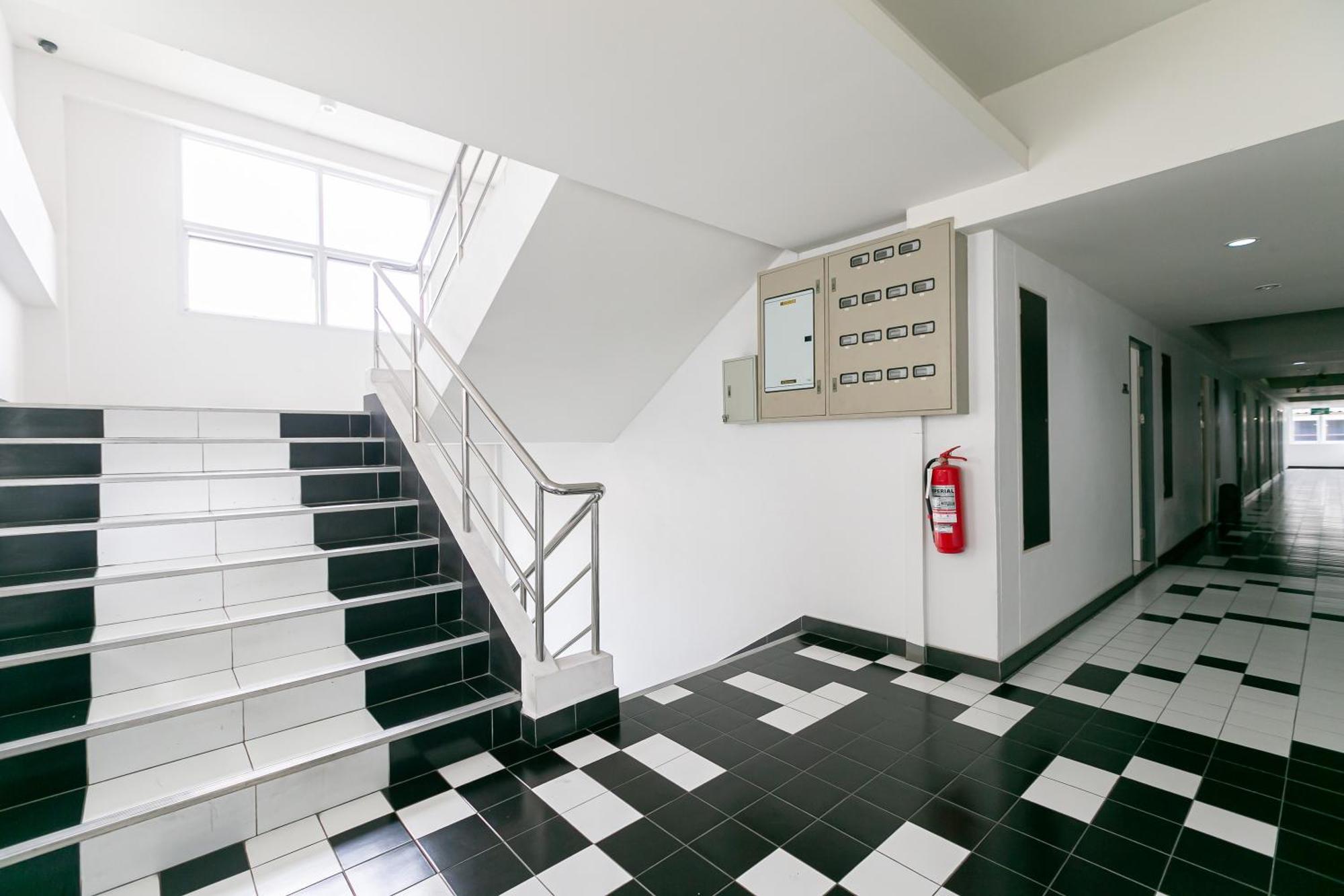 Ruan Plaisoi Apartment Bangkok Exterior foto