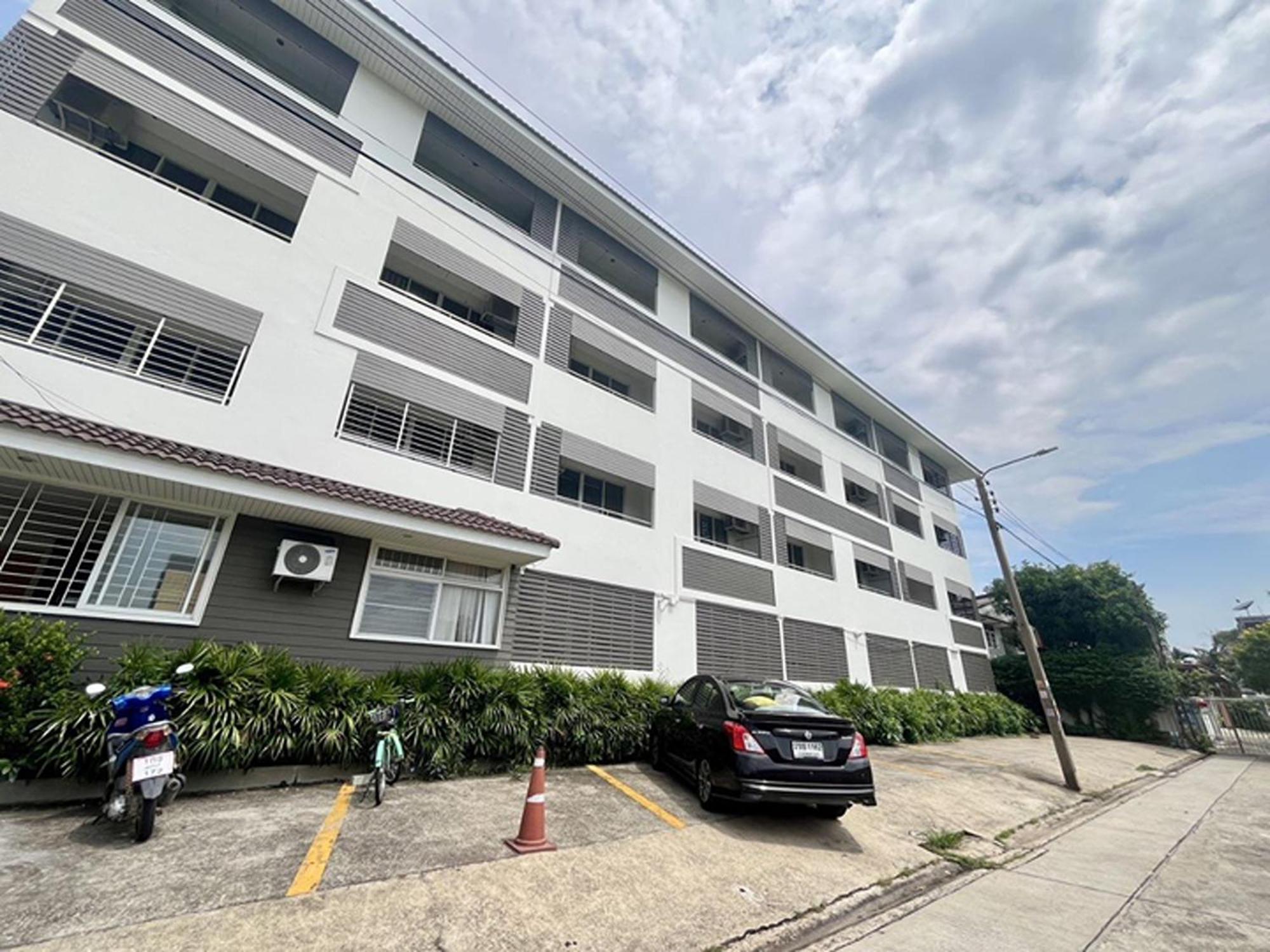 Ruan Plaisoi Apartment Bangkok Exterior foto